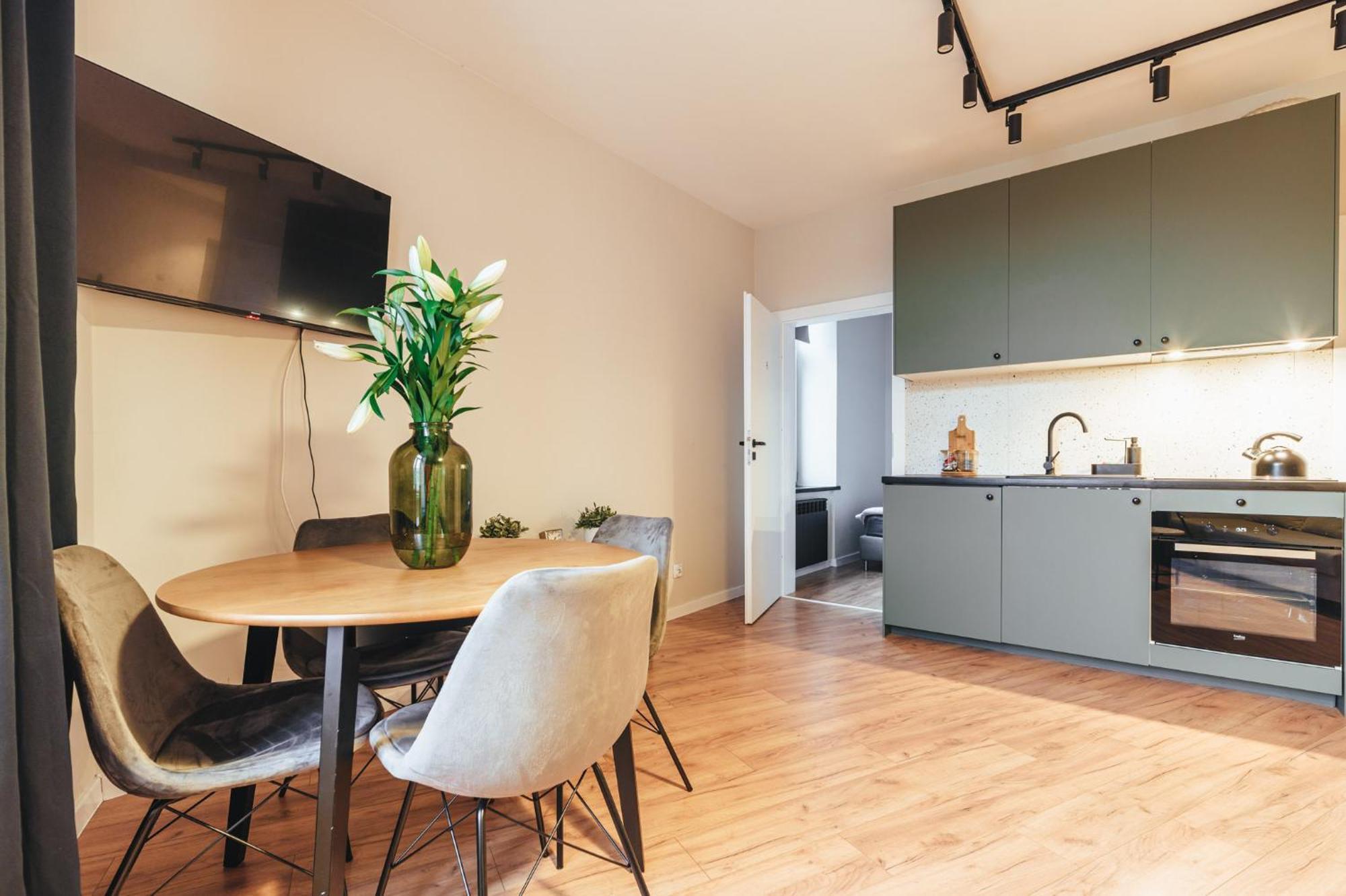 Апартаменти Stylowy Loft W Kamienicy Przy Dworcu Pkp Радом